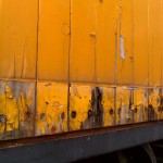 Angefaultes Täfer.